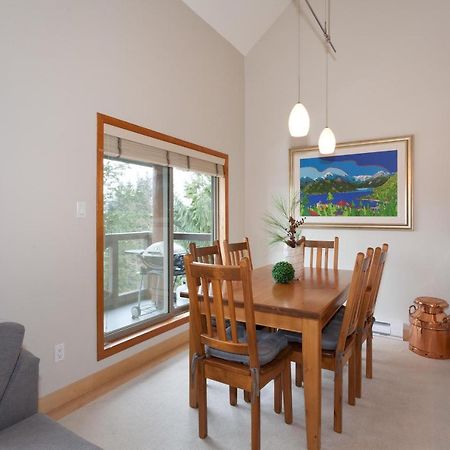 וויסטלר Painted Cliff 11 | Dog Friendly! Ski-In Ski-Out Benchlands Townhome W/ Hot Tub & Fireplace מראה חיצוני תמונה