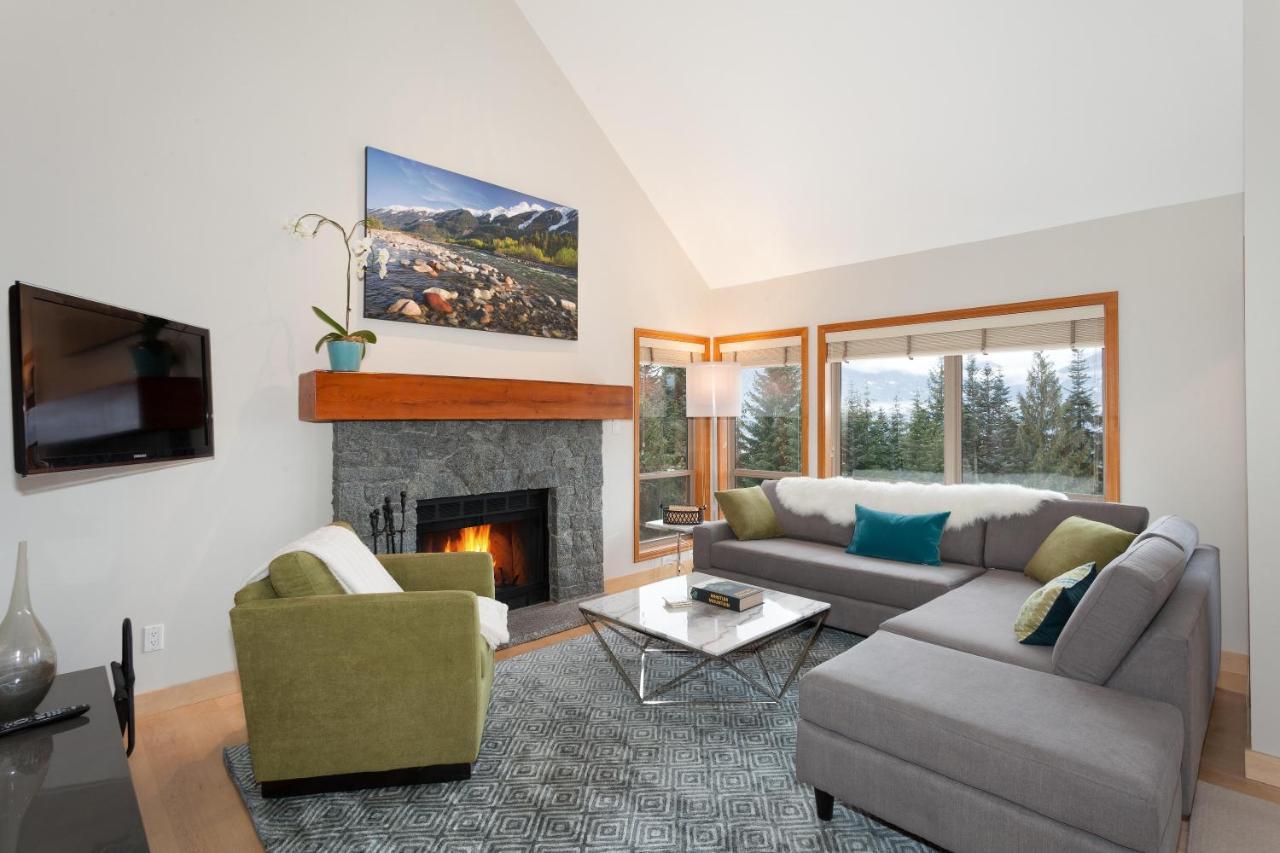 וויסטלר Painted Cliff 11 | Dog Friendly! Ski-In Ski-Out Benchlands Townhome W/ Hot Tub & Fireplace מראה חיצוני תמונה