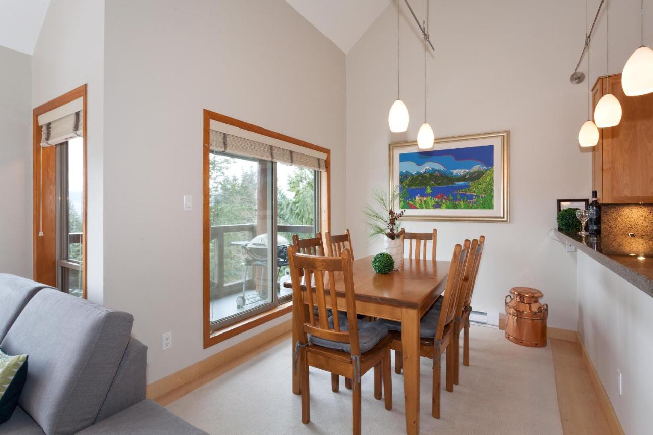 וויסטלר Painted Cliff 11 | Dog Friendly! Ski-In Ski-Out Benchlands Townhome W/ Hot Tub & Fireplace מראה חיצוני תמונה