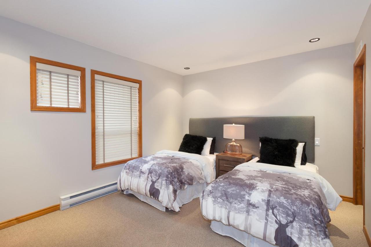 וויסטלר Painted Cliff 11 | Dog Friendly! Ski-In Ski-Out Benchlands Townhome W/ Hot Tub & Fireplace מראה חיצוני תמונה