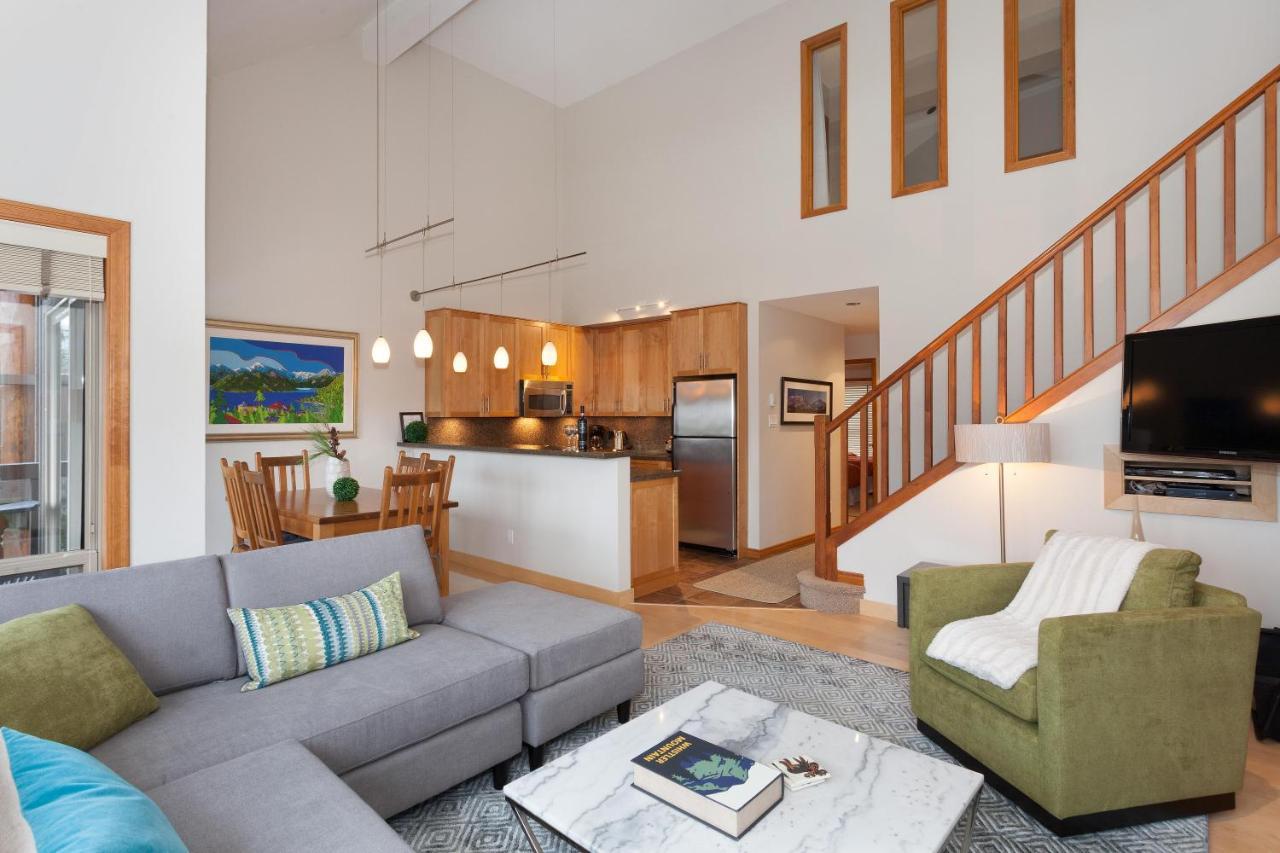 וויסטלר Painted Cliff 11 | Dog Friendly! Ski-In Ski-Out Benchlands Townhome W/ Hot Tub & Fireplace מראה חיצוני תמונה