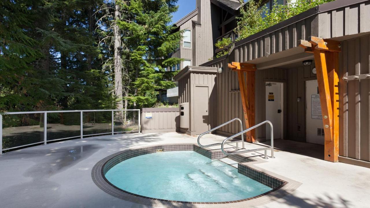 וויסטלר Painted Cliff 11 | Dog Friendly! Ski-In Ski-Out Benchlands Townhome W/ Hot Tub & Fireplace מראה חיצוני תמונה