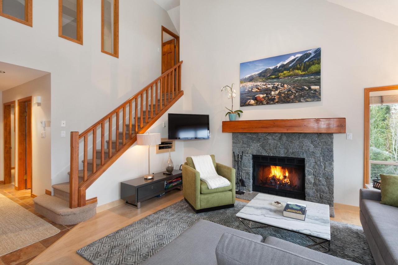 וויסטלר Painted Cliff 11 | Dog Friendly! Ski-In Ski-Out Benchlands Townhome W/ Hot Tub & Fireplace מראה חיצוני תמונה