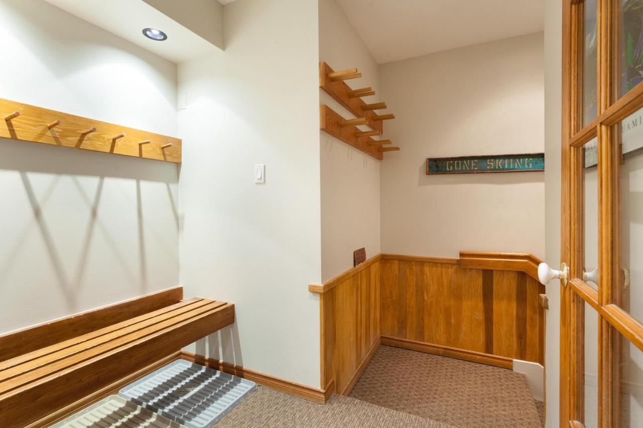 וויסטלר Painted Cliff 11 | Dog Friendly! Ski-In Ski-Out Benchlands Townhome W/ Hot Tub & Fireplace מראה חיצוני תמונה